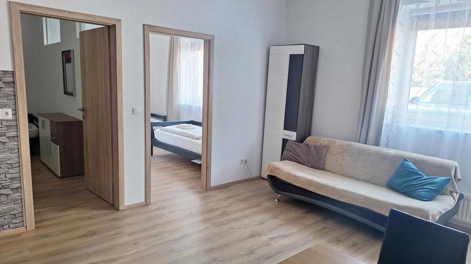 وينر نويشتاد Pension Haus Nova المظهر الخارجي الصورة